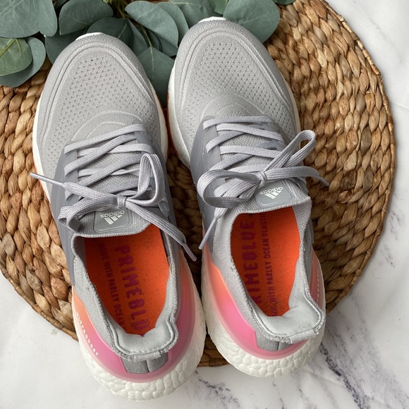 EUC- Adidas Ultraboost 2021 - Light Gray - Size 8 - Picture 2 of 6
